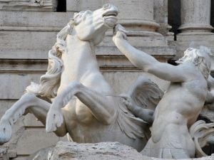 Travertin in den Trevi-Brunnen in Rom