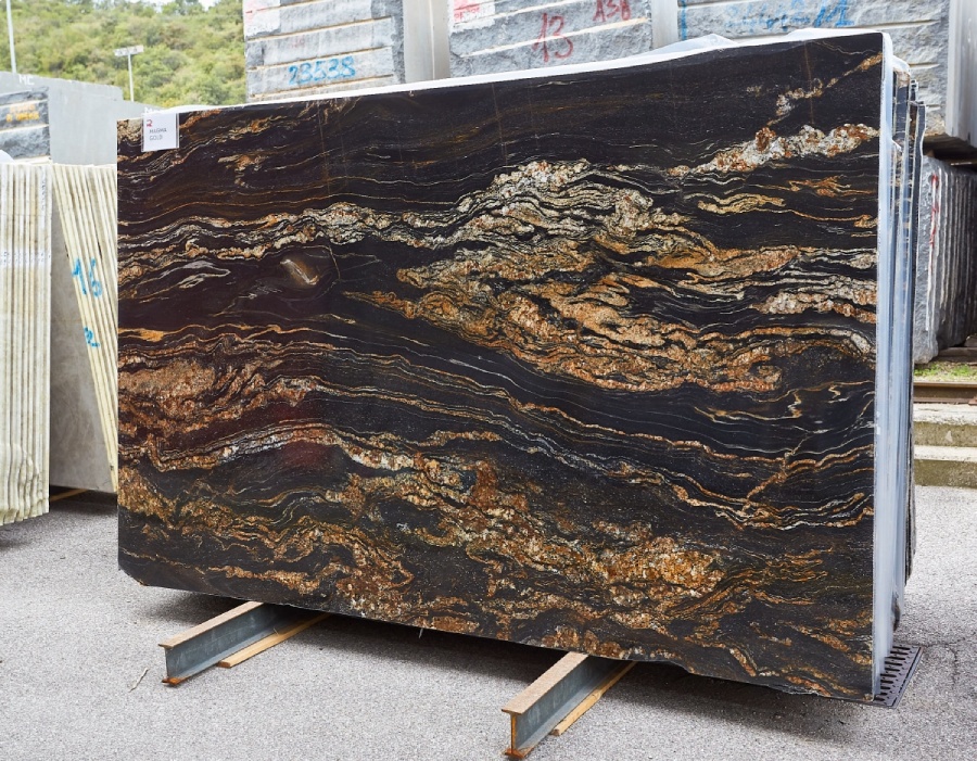 Lastre quartzite Magma Gold