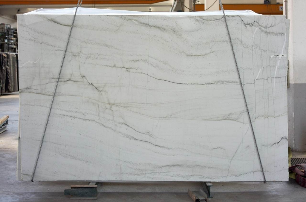 Quarzite Mont Blanc quartzite slabs (or Calacatta Brazil)